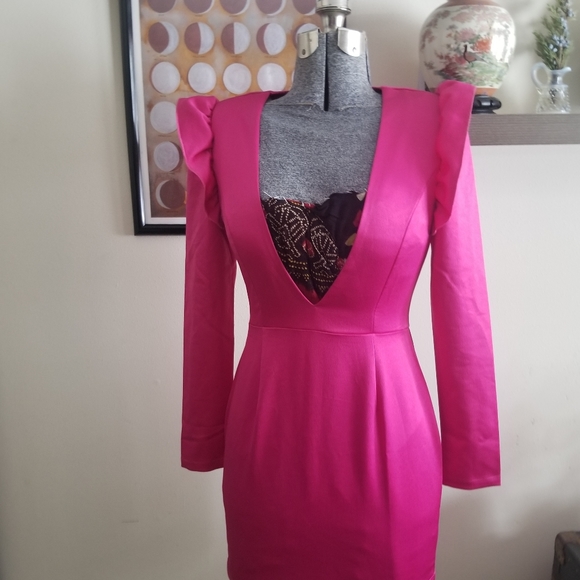 Deep V dress - Picture 11 of 12